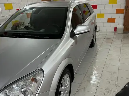 Opel Astra 2013 года за 6 000 000 тг. в Астана – фото 2