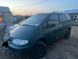 Volkswagen Sharan 1997 годаfor1 500 000 тг. в Уральск – фото 4