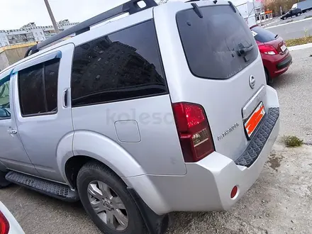 Nissan Pathfinder 2006 годаүшін4 800 000 тг. в Байконыр – фото 2