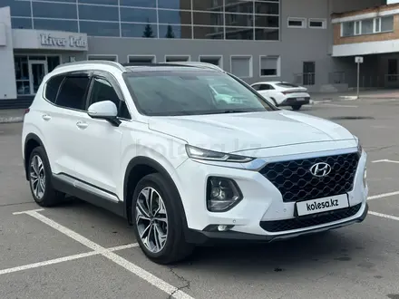 Hyundai Santa Fe 2020 года за 14 500 000 тг. в Астана