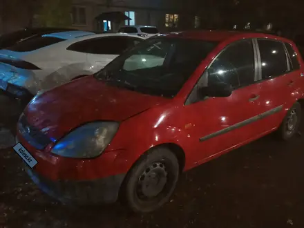 Ford Fiesta 2007 года за 1 900 000 тг. в Атырау – фото 2