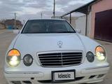 Mercedes-Benz E 320 2000 года за 4 200 000 тг. в Жанаозен – фото 3