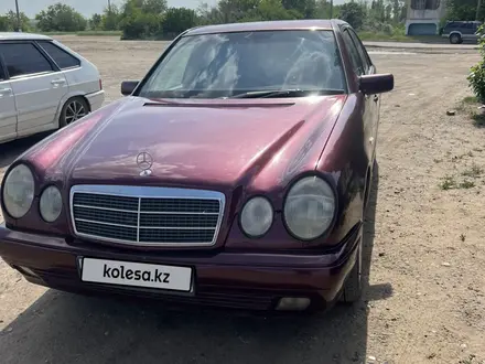 Mercedes-Benz E 200 1996 года за 2 100 000 тг. в Рудный – фото 6