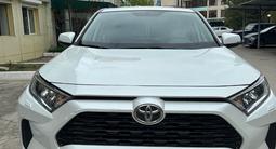Toyota RAV4 2021 годаfor13 600 000 тг. в Актобе – фото 4