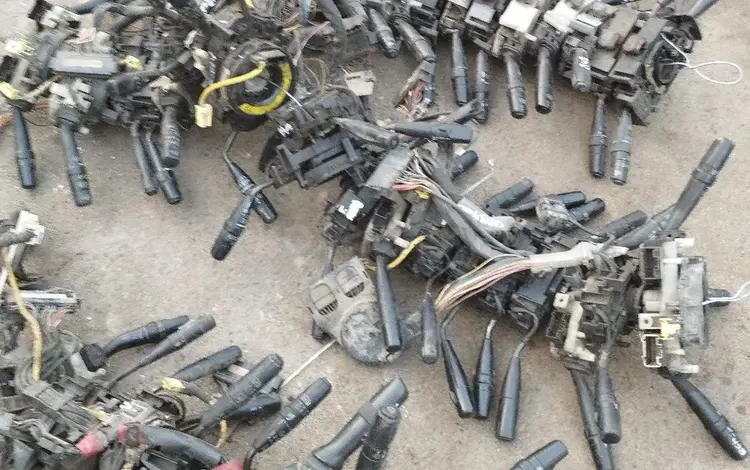Гитара вертолет переключатель света поворота за 9 990 тг. в Алматы