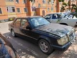Mercedes-Benz E 230 1989 года за 650 000 тг. в Астана – фото 4