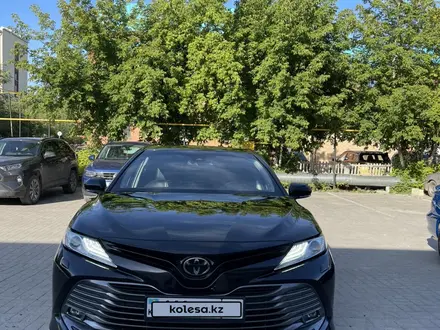 Toyota Camry 2019 года за 14 000 000 тг. в Актобе – фото 18