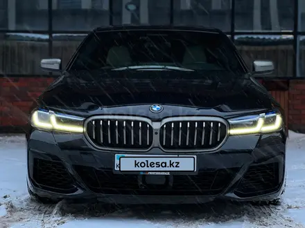 BMW 550 2021 года за 39 000 000 тг. в Астана – фото 3