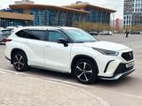 Toyota Highlander 2021 года за 21 000 000 тг. в Астана