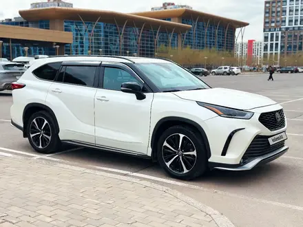 Toyota Highlander 2021 года за 21 000 000 тг. в Астана