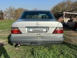 Mercedes-Benz E 220 1994 года за 1 200 000 тг. в Астана