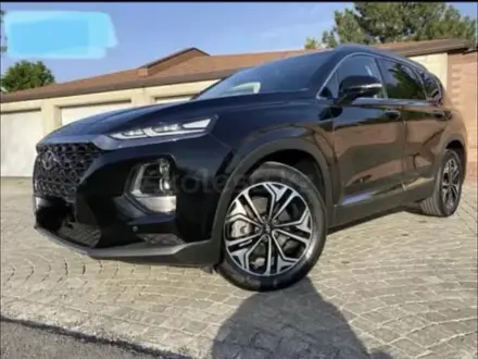 Hyundai Santa Fe 2019 года за 14 000 000 тг. в Тараз