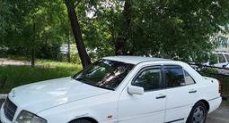 Mercedes-Benz C 180 1994 года за 2 150 000 тг. в Петропавловск – фото 2