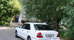 Mercedes-Benz C 180 1994 года за 2 150 000 тг. в Петропавловск – фото 4