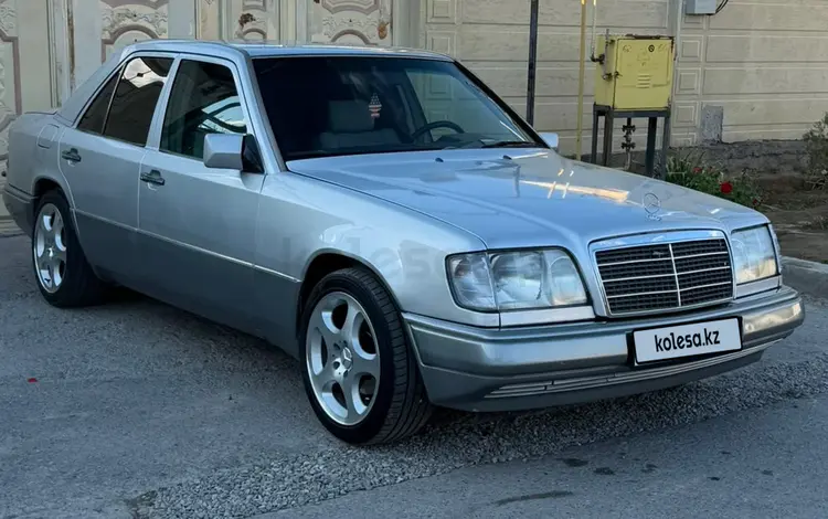 Mercedes-Benz E 220 1993 года за 2 400 000 тг. в Шымкент