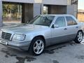 Mercedes-Benz E 220 1993 года за 2 400 000 тг. в Шымкент – фото 4