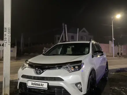 Toyota RAV4 2019 года за 15 500 000 тг. в Шымкент – фото 3