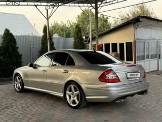 Mercedes-Benz E 320
