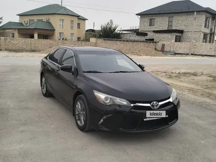 Toyota Camry 2017 года за 6 500 000 тг. в Жанаозен – фото 2