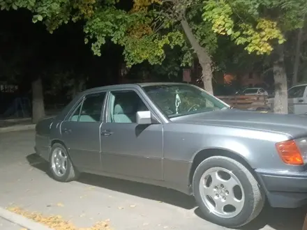 Mercedes-Benz E 230 1992 года за 2 200 000 тг. в Тараз – фото 6