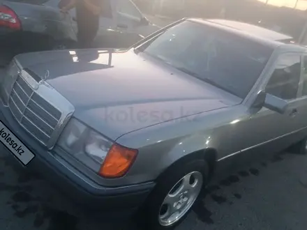 Mercedes-Benz E 230 1992 года за 2 200 000 тг. в Тараз – фото 7