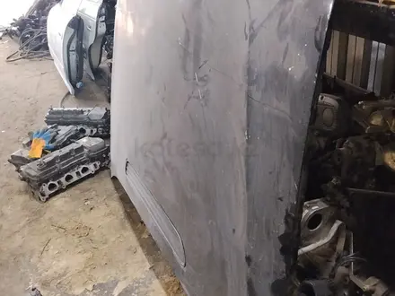 Капот BMW E60/E70 оригинал за 1 000 тг. в Алматы