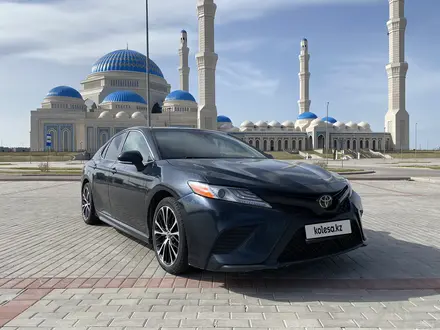 Toyota Camry 2019 года за 10 700 000 тг. в Астана – фото 2