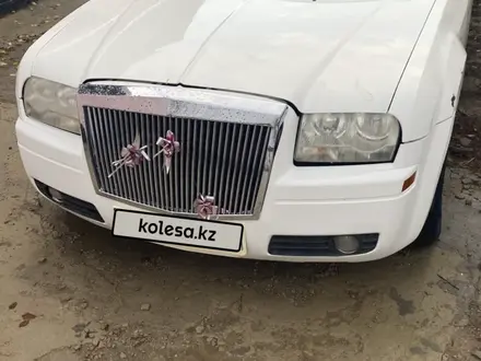 Chrysler 300C 2005 года за 2 200 000 тг. в Актобе – фото 6