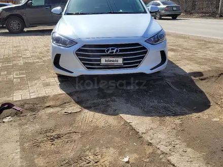 Hyundai Elantra 2017 года за 4 800 000 тг. в Актобе