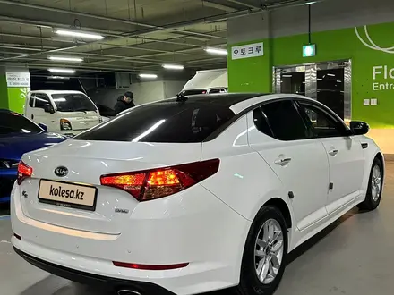Kia K5 2012 года за 7 300 000 тг. в Алматы – фото 2