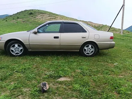 Toyota Camry 2000 года за 4 000 000 тг. в Тараз – фото 3