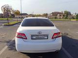 Toyota Camry 2010 года за 7 400 000 тг. в Тараз – фото 2