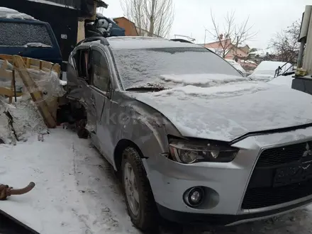 Mitsubishi Outlander 2012 года за 80 000 тг. в Астана – фото 4