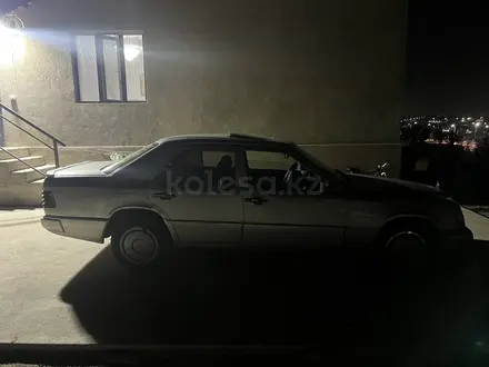 Mercedes-Benz E 260 1991 года за 750 000 тг. в Шымкент – фото 4