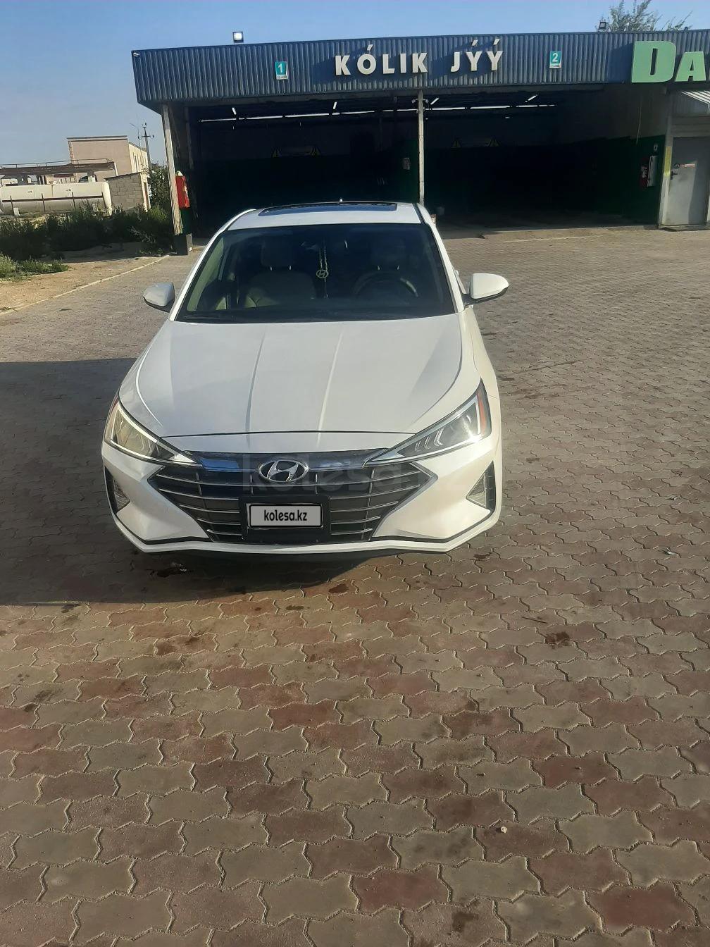 Hyundai Elantra 2019 г.