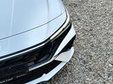 Hyundai Elantra 2024 года за 9 700 000 тг. в Алматы – фото 2