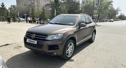 Volkswagen Touareg 2012 года за 12 495 000 тг. в Уральск – фото 2