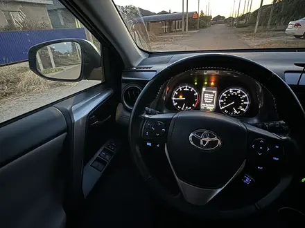 Toyota RAV4 2018 года за 13 600 000 тг. в Атырау – фото 13