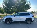 Toyota RAV4 2024 года за 13 500 000 тг. в Актау