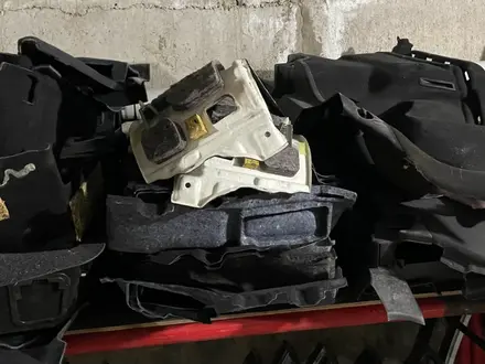 Обшивка багажника боковая за 550 тг. в Караганда