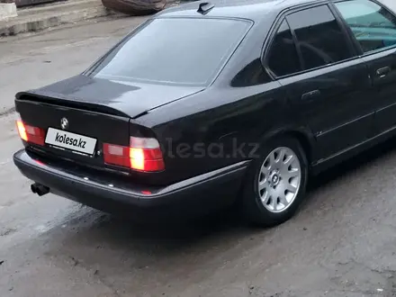 BMW 530 1994 года за 2 800 000 тг. в Сарыозек – фото 2