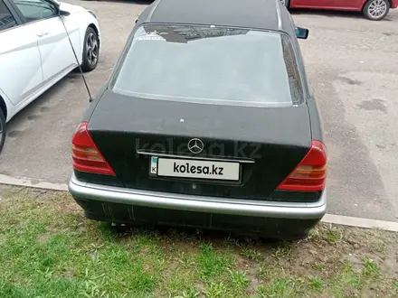 Mercedes-Benz C 180 1994 года за 900 000 тг. в Алматы – фото 3