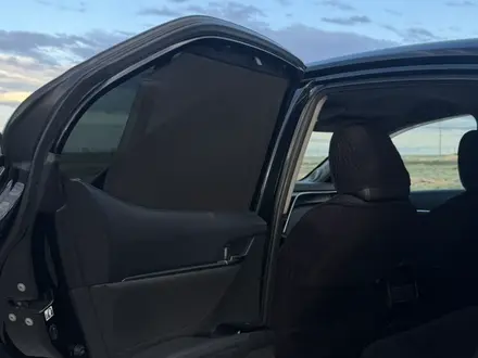 Toyota Camry 2018 года за 14 000 000 тг. в Актау – фото 12
