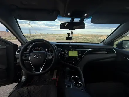 Toyota Camry 2018 года за 14 000 000 тг. в Актау – фото 13