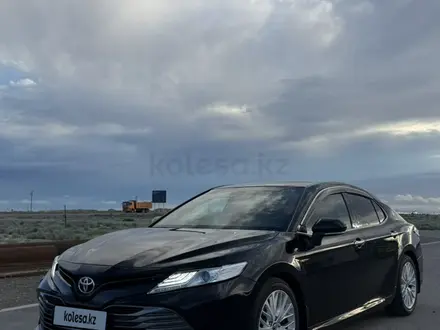 Toyota Camry 2018 года за 14 000 000 тг. в Актау – фото 4