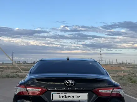 Toyota Camry 2018 года за 14 000 000 тг. в Актау – фото 6
