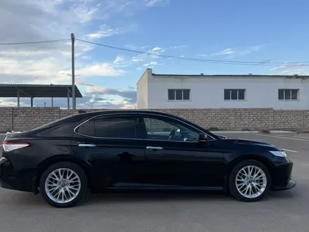 Toyota Camry 2018 года за 14 000 000 тг. в Актау – фото 9
