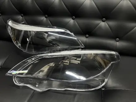 Стекло фары BMW E60 Рестайл за 14 000 тг. в Алматы – фото 2