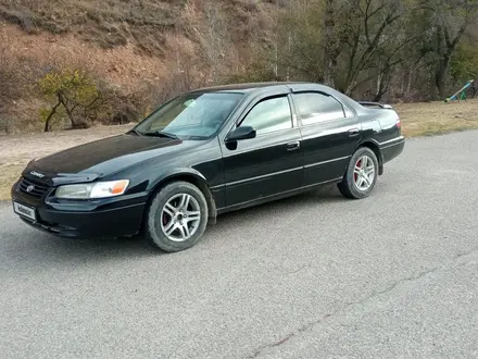 Toyota Camry 1996 года за 3 100 000 тг. в Алматы – фото 2