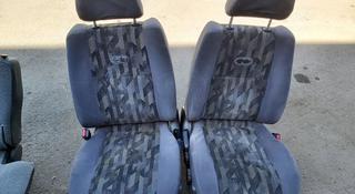 2 передних сидения на Nissan Terrano R50 за 70 000 тг. в Алматы